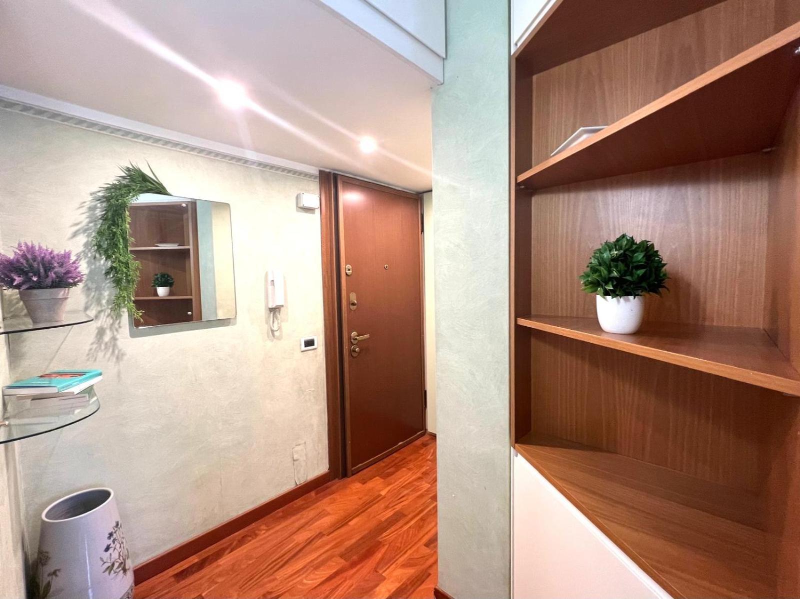 Duomo-Fiera Mi Kheda House With Self Check In Apartment Milan Bagian luar foto