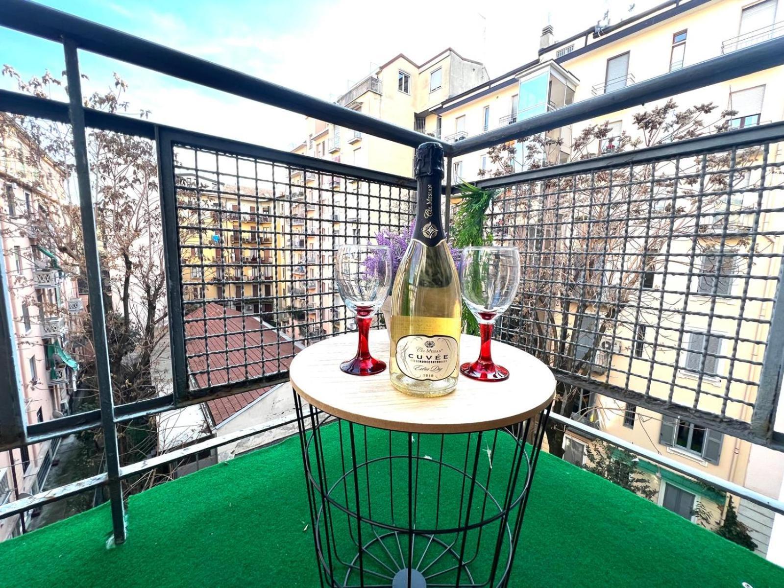 Duomo-Fiera Mi Kheda House With Self Check In Apartment Milan Bagian luar foto